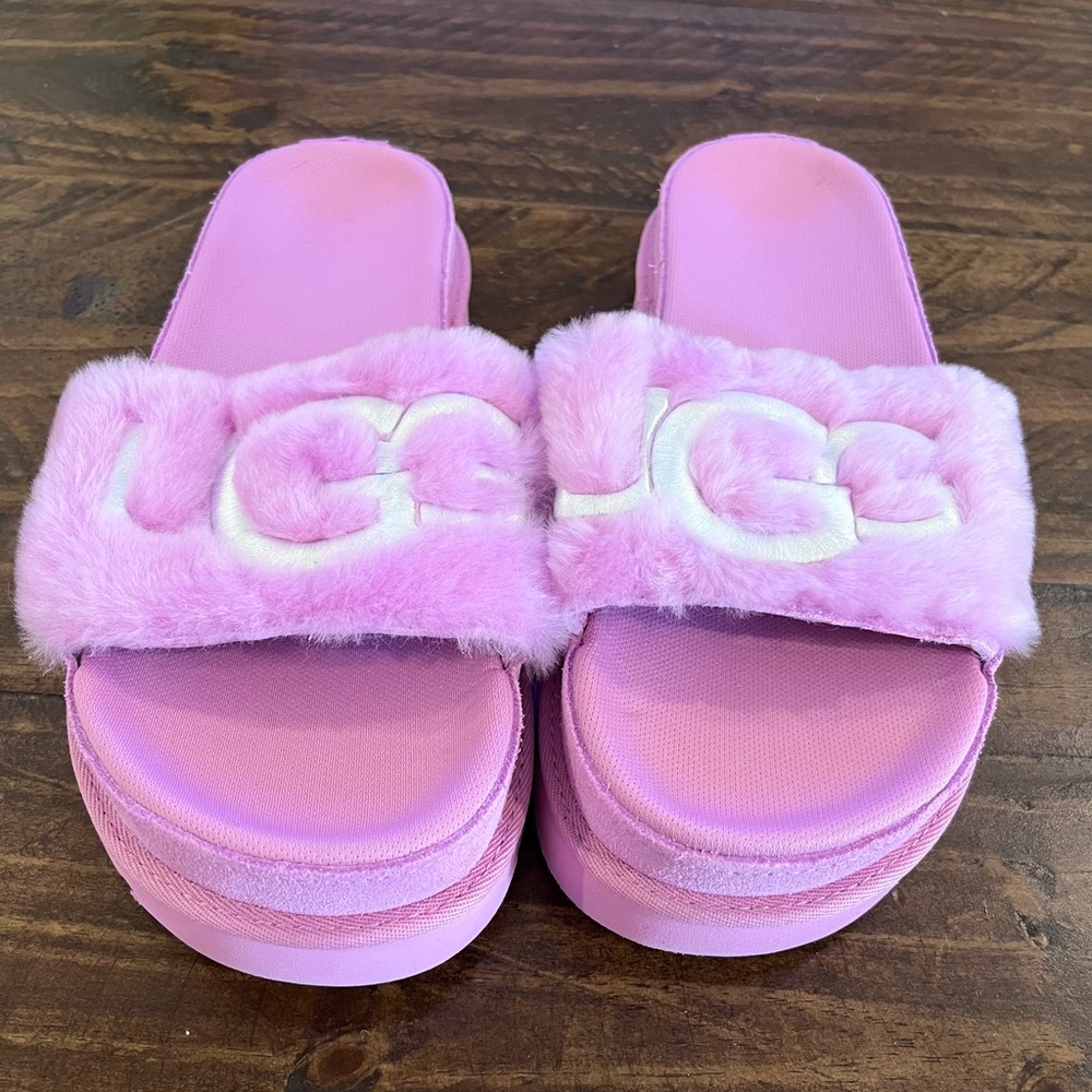 UGG Women's Laton Fur Slides in Pink - Picture 2 of 4